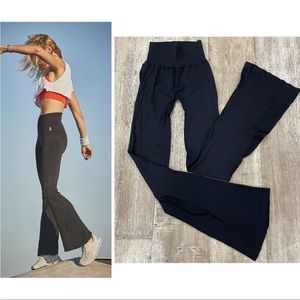 NWOT Free People Good Karma Flare Leggings MSRP $98 Black
